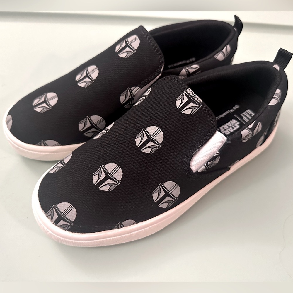 NWOT Gap Kids Mandalorian Slip On Shoes